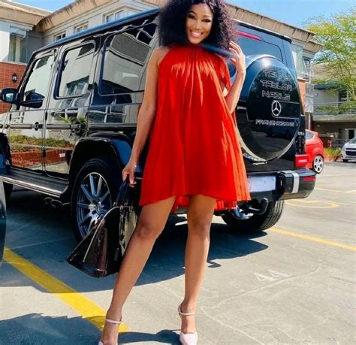 
Nyalleng Thibedi Height, Weight, Net Worth, Age, Birthday, Wikipedia, Who, Nationality, Biography 