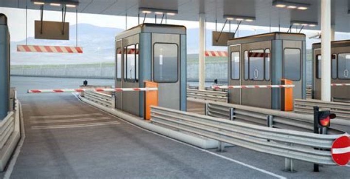 
People gear up to remove illegal tollgate in K’taka; security tightened 