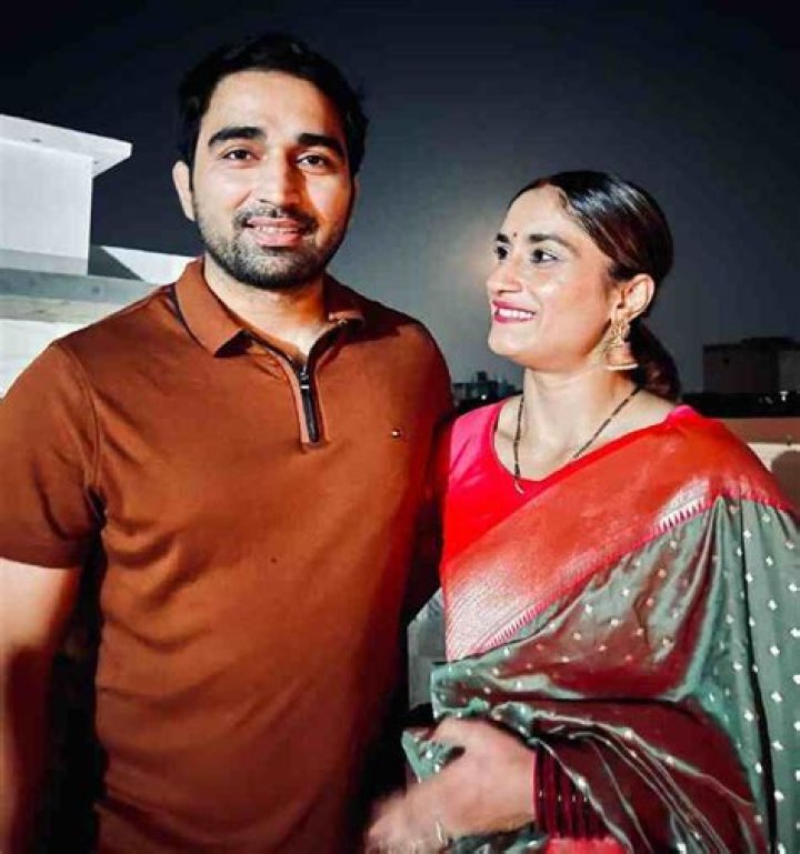 
Politician And TikTok Star Sonali Phogat Husband Sanjay Phogat And Net Worth 