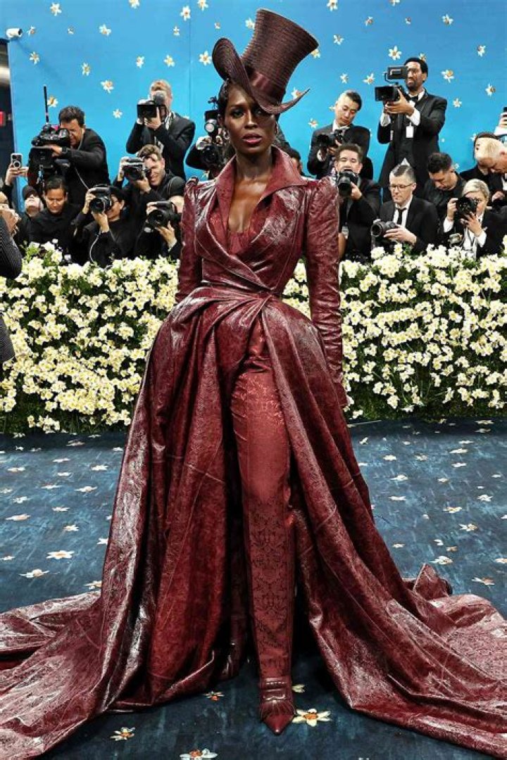 
‘Politics, privilege, who your parents are’: Why Julia Fox will never attend Met Gala 