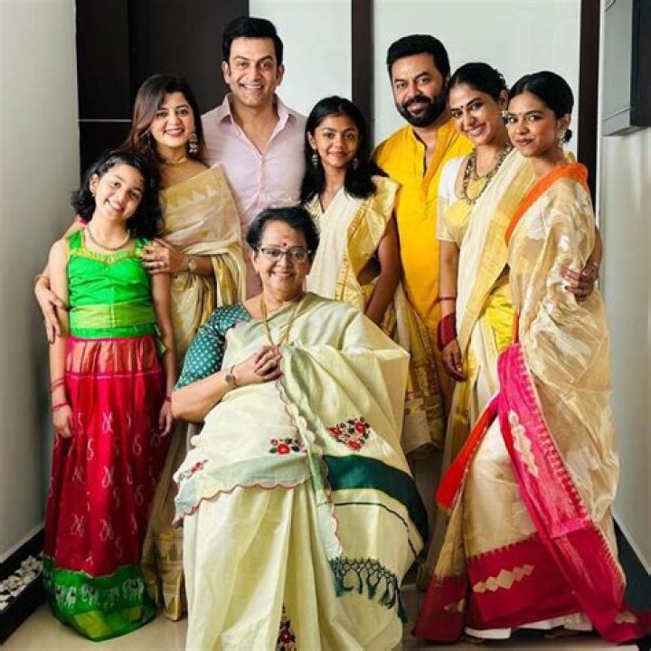 
Poornima Indrajith Height, Weight, Net Worth, Age, Birthday, Wikipedia, Who, Nationality, Biography 