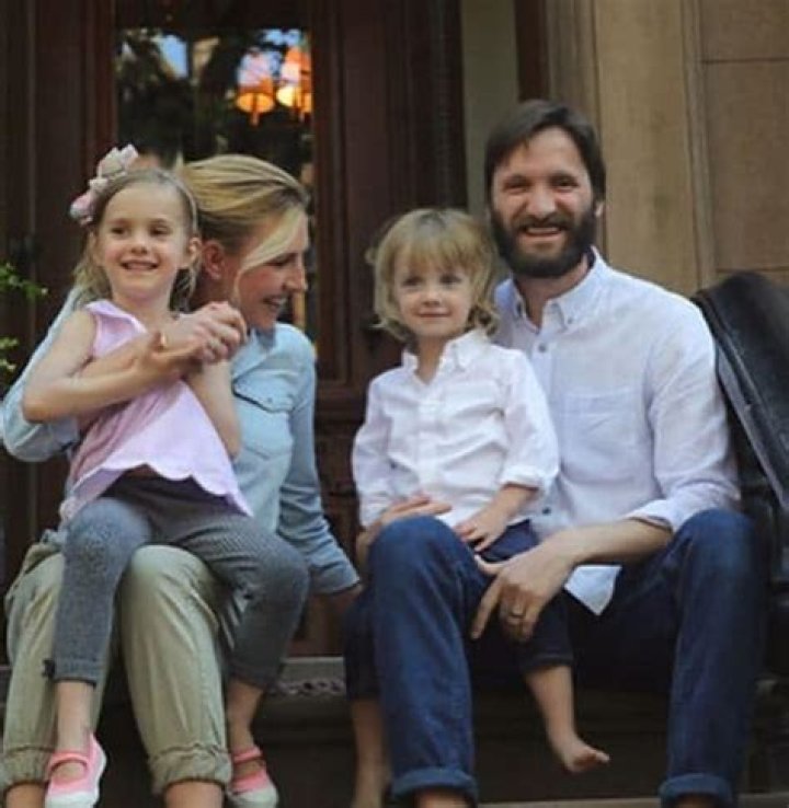 
Poppy Harlow Biography: Is she married? Find out her biography, married, dating, family life, body measurement, career, net worth 