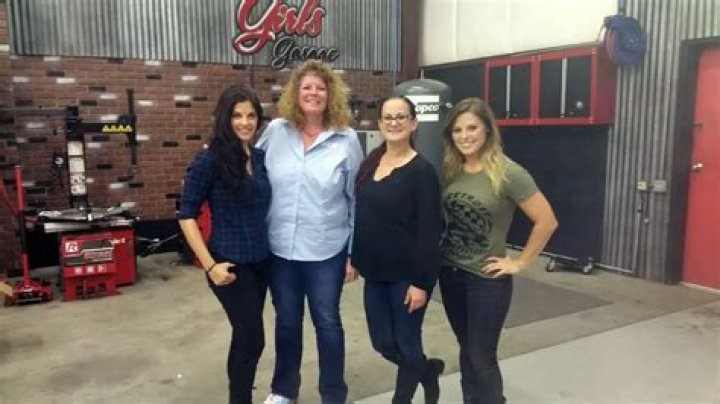 Rachel De Barros from “All Girls Garage” Wiki: Spouse, Age, Measurements, Married, Net Worth, Ethnicity, Height