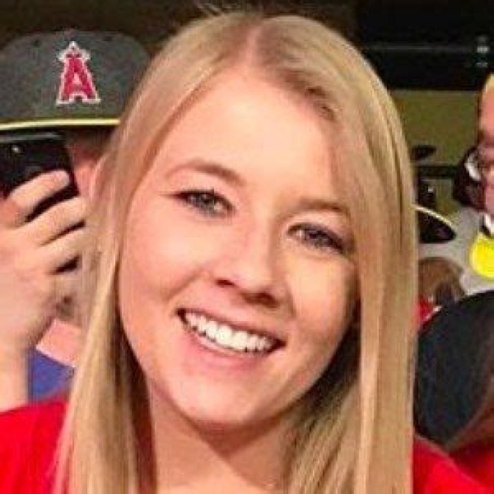 
Rachel Lynn Mueller Height, Weight, Net Worth, Age, Birthday, Wikipedia, Who, Nationality, Biography 