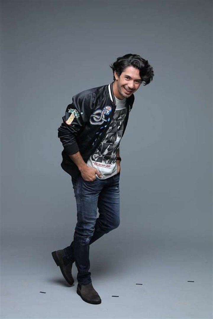 Reza Rahadian Height, Weight, Net Worth, Age, Birthday, Wikipedia, Who, Nationality, Biography