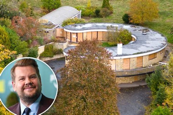 
Richard Gere’s estimated net worth in 2022 is revealed after he sells his New York estate for $24 million. 