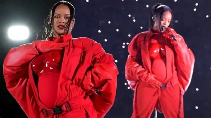 
Rihanna is Pregnant with Baby No.2, Flaunts Baby Bump During Super Bowl Halftime Performance 