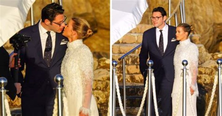 
Rita Ora Unveils Her Emerald and Gold Wedding Ring From Her Marriage to Taika Waititi 