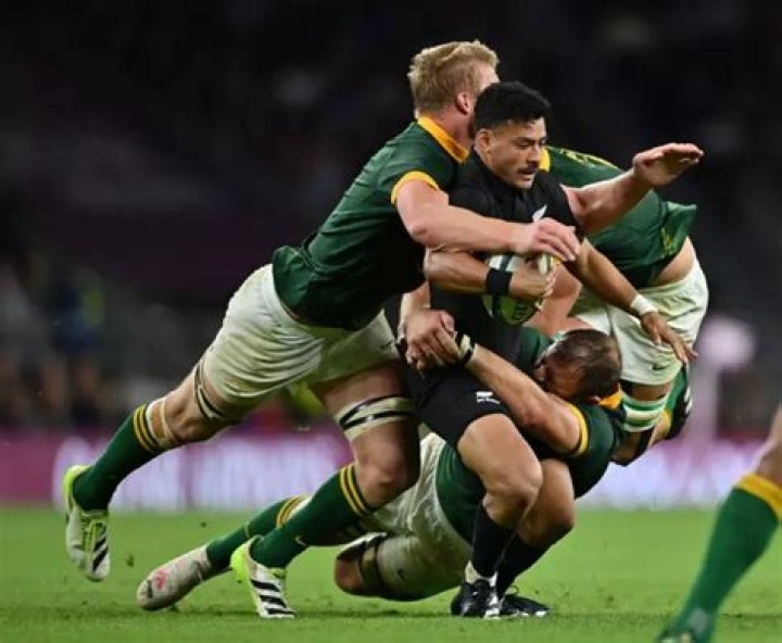 
Rugby union player Willie Los’e dies at 55 