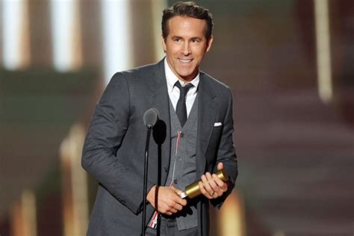 
Ryan Reynolds Thanks Blake Lively for Giving Him ‘Strength’ in People’s Choice Awards Speech 