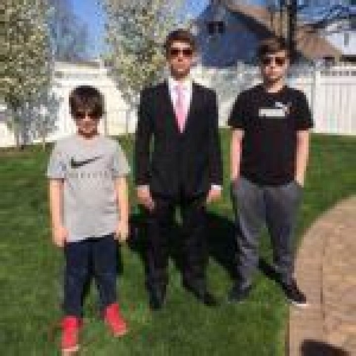 Sal Governale is Married to Wife: Christine Governale. Kids.