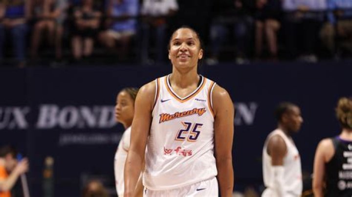 
Sami Whitcomb Height, Weight, Net Worth, Age, Birthday, Wikipedia, Who, Nationality, Biography 