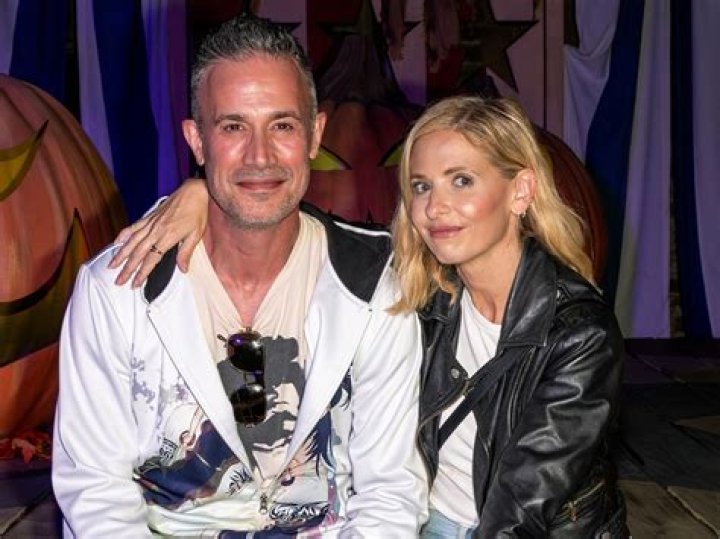 
Sarah Michelle Gellar and Freddie Prinze Jr: Are They Married? Check Relationship Timeline 