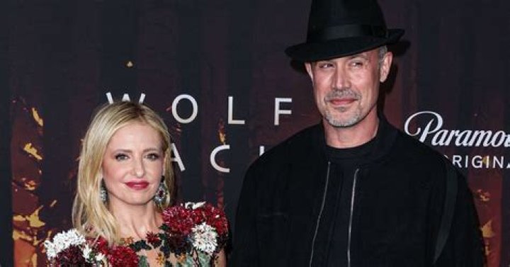 
Sarah Michelle Gellar Roasts Howard Stern Again For Predicting Her Marriage With Freddie Prinze Jr. Wouldn’t Last 