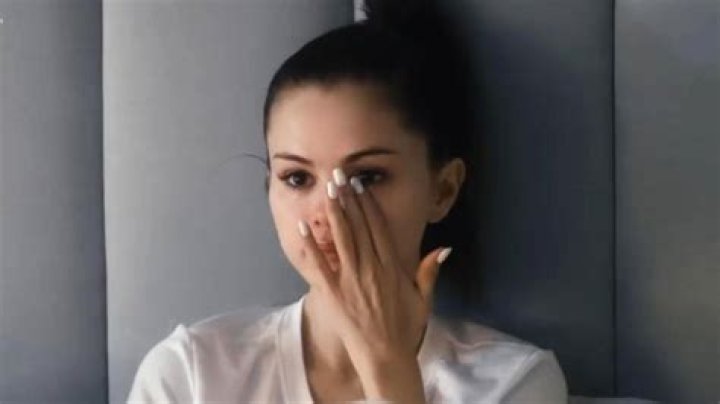 
Selena Gomez Sheds Lots of Tears in First Teaser for ‘My Mind & Me’ Documentary 