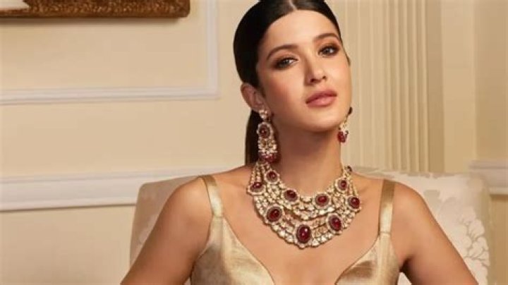 
Shanaya Khan Height, Weight, Net Worth, Age, Birthday, Wikipedia, Who, Nationality, Biography 
