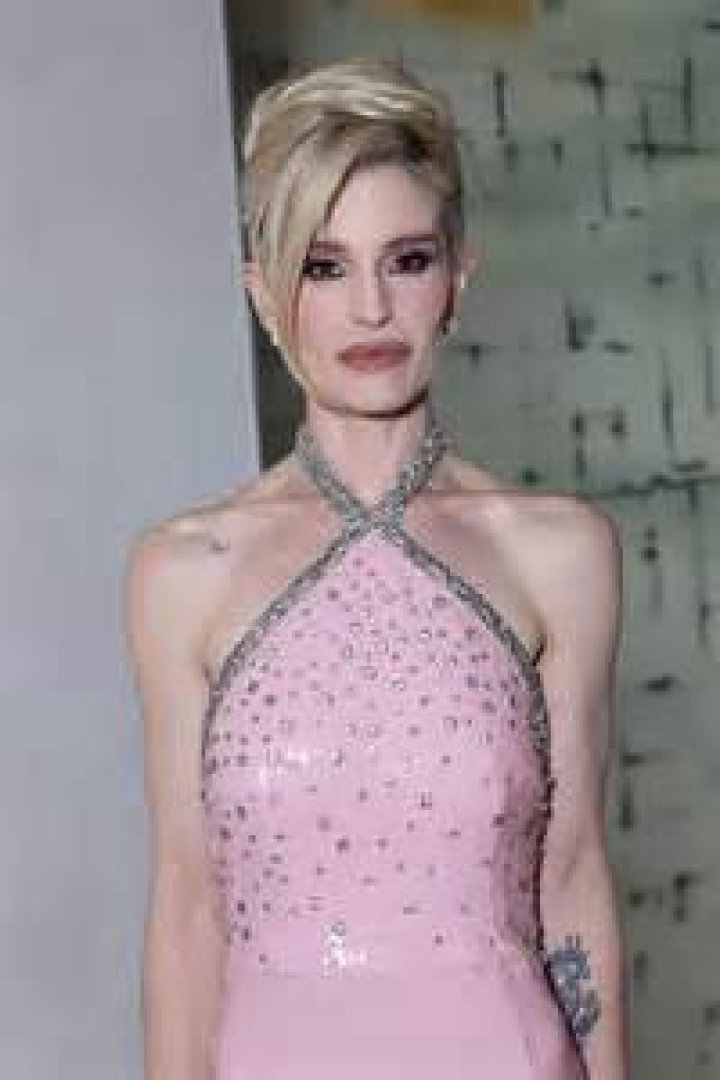 
Sharon Osbourne Says She Passed Out for 20 Minutes and Doctors Don’t Know the Cause 