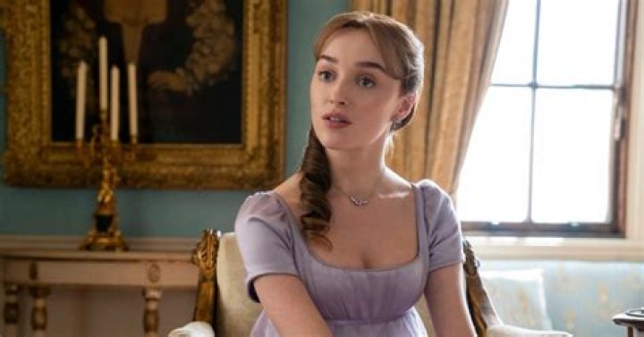 
Shocking Season 3 Plans for “Bridgerton” Revealed by Phoebe Dynevor 