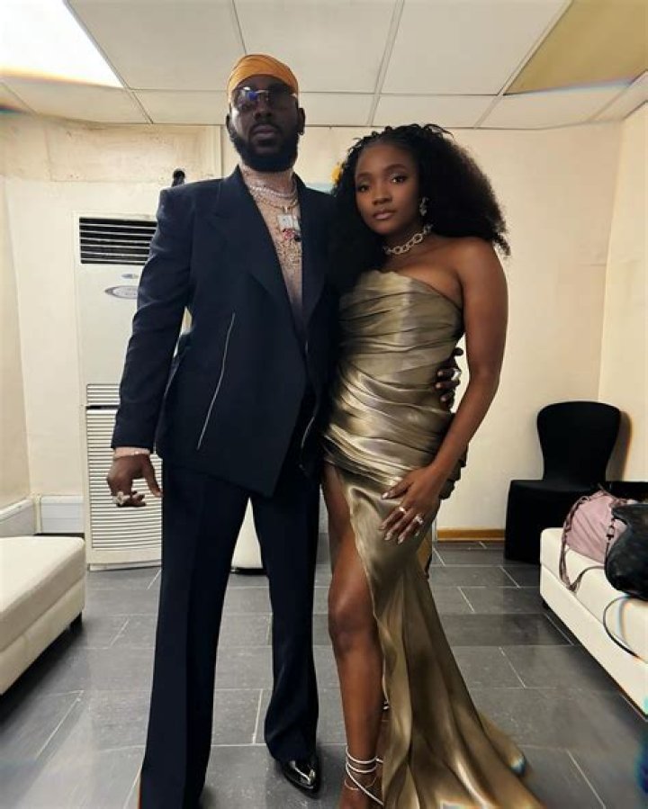 
Singer Simi Shares New Loved-up Photo Of Herself And Her Husband Adekunle Gold 