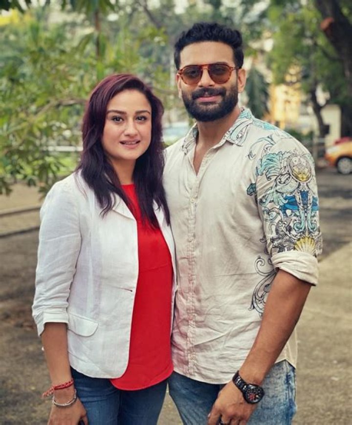 Sonia Agarwal Height, Weight, Net Worth, Age, Birthday, Wikipedia, Who, Instagram, Biography