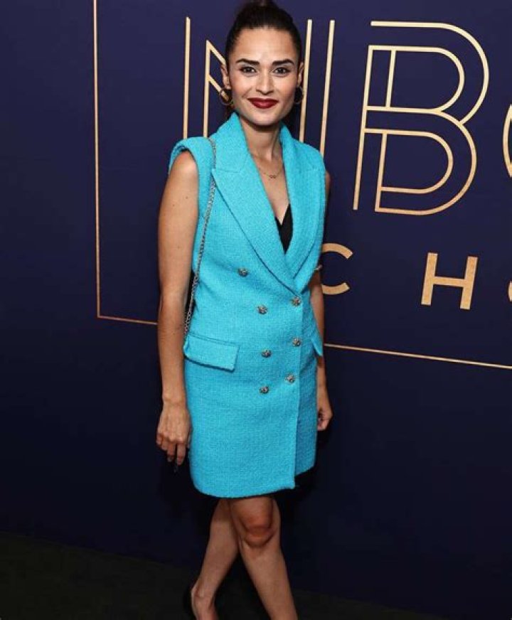 Stephanie Nogueras Height, Weight, Net Worth, Age, Birthday, Wikipedia, Who, Nationality, Biography