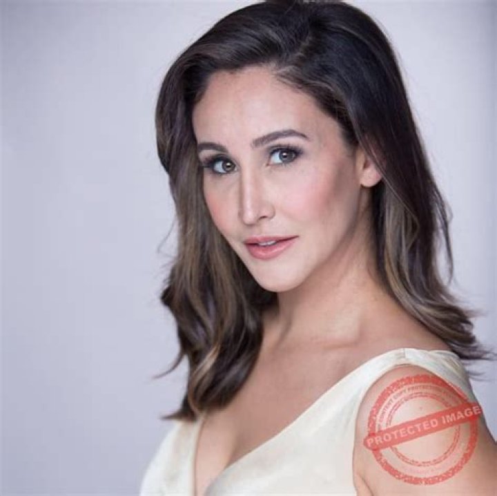 Suzanne Marques Height, Weight, Net Worth, Age, Birthday, Wikipedia, Who, Nationality, Biography