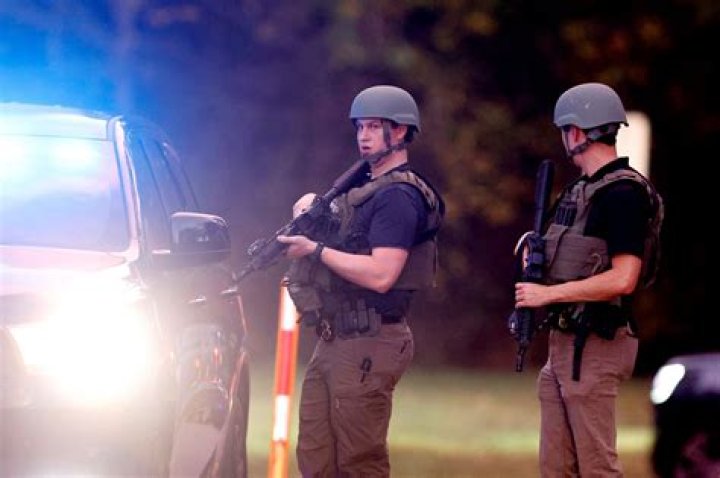 
Teen suspect in custody after shooting rampage in Raleigh leaves 5 dead, including off-duty cop 