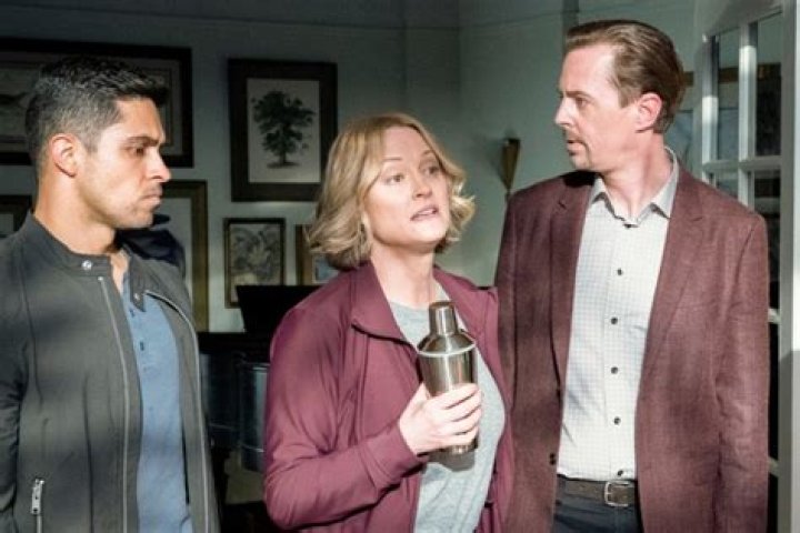 
Teri Polo Guest Stars On NCIS Birds Of A Feather As Gary Cole’s Ex Wife, Here Are The Details 