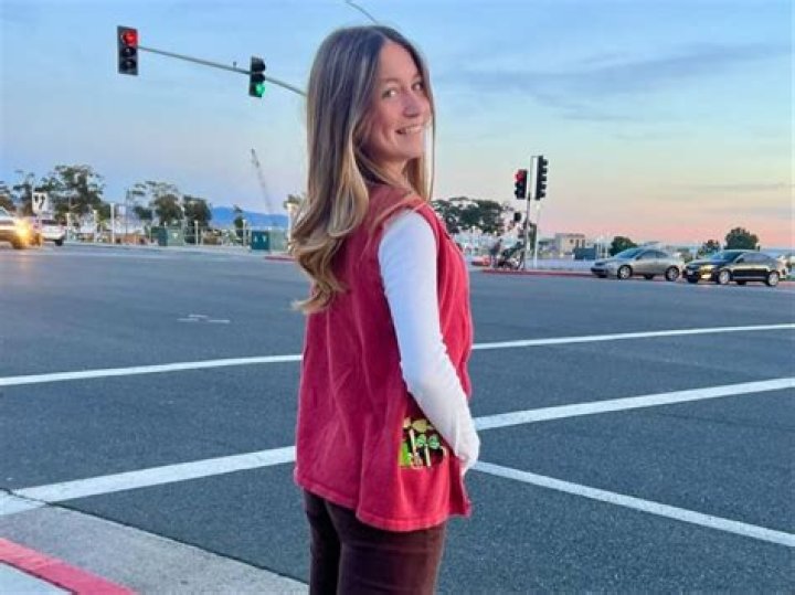 
Tess Foley Height, Weight, Net Worth, Age, Birthday, Wikipedia, Who, Nationality, Biography 