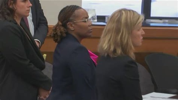 
“That’s when he shot”: Parent says teacher Abby Zwerner tried to confiscate gun when 6-year-old shot at her 