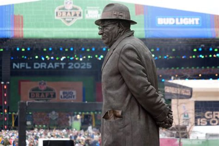 Tim Campbell Height, Weight, Net Worth, Age, Birthday, Wikipedia, Who, Nationality, Biography