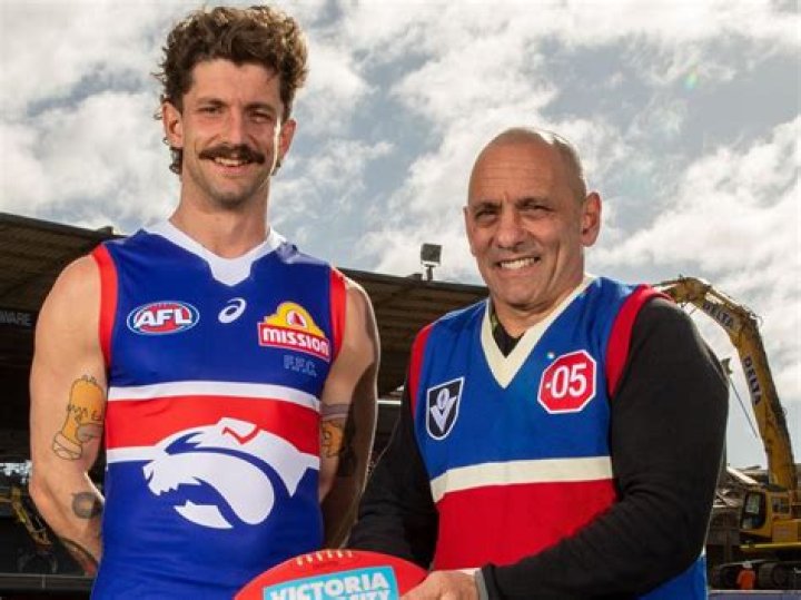 
Tom Liberatore Height, Weight, Net Worth, Age, Birthday, Wikipedia, Who, Nationality, Biography 