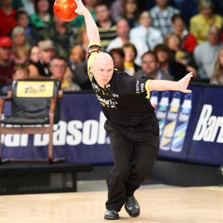 
Tommy Jones Bowler Height, Weight, Net Worth, Age, Birthday, Wikipedia, Who, Nationality, Biography 