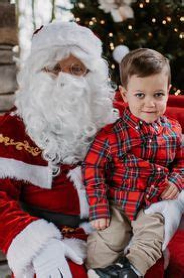 
Tori Roloff Shares Sweet Photos of Son Josiah Giggling in Santa Hat: ‘All I Want for Christmas’ 