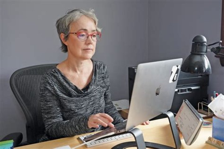 Tracie Bennett Height, Weight, Net Worth, Age, Birthday, Wikipedia, Who, Instagram, Biography