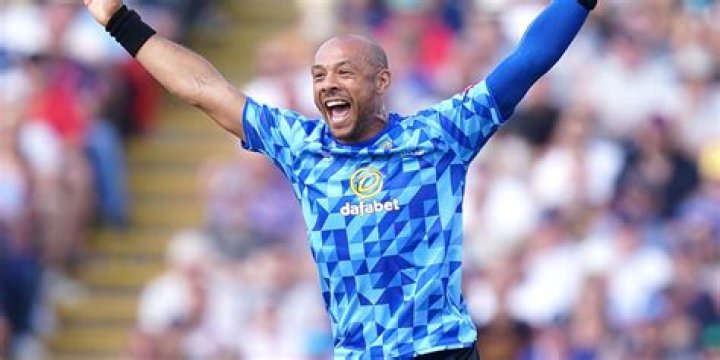 
Tymal Mills Height, Weight, Net Worth, Age, Birthday, Wikipedia, Who, Nationality, Biography 