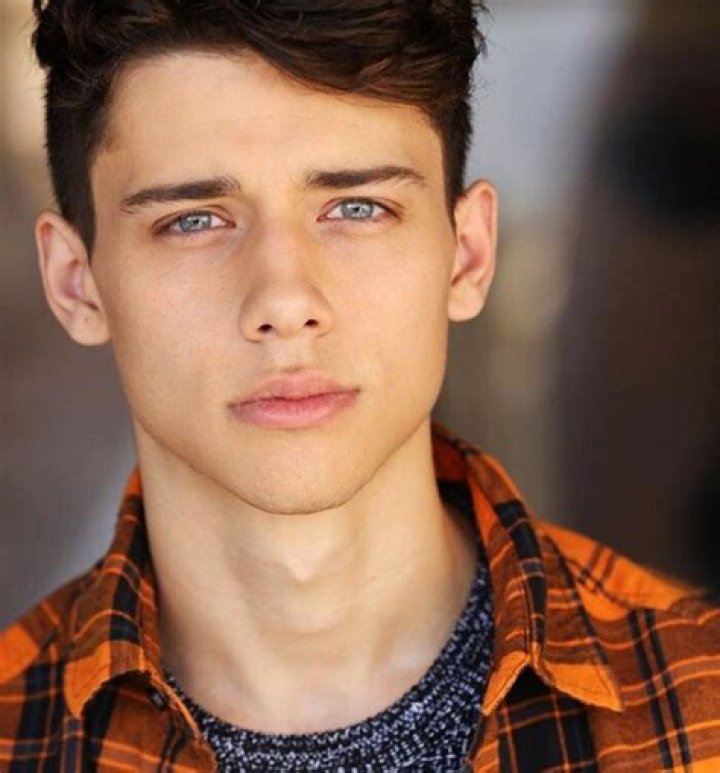Uriah Shelton Height, Weight, Net Worth, Age, Birthday, Wikipedia, Who, Instagram, Biography