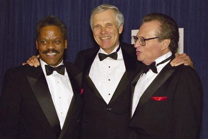 
Veteran CNN Lead News Anchor, Bernard Shaw, dies at 82 