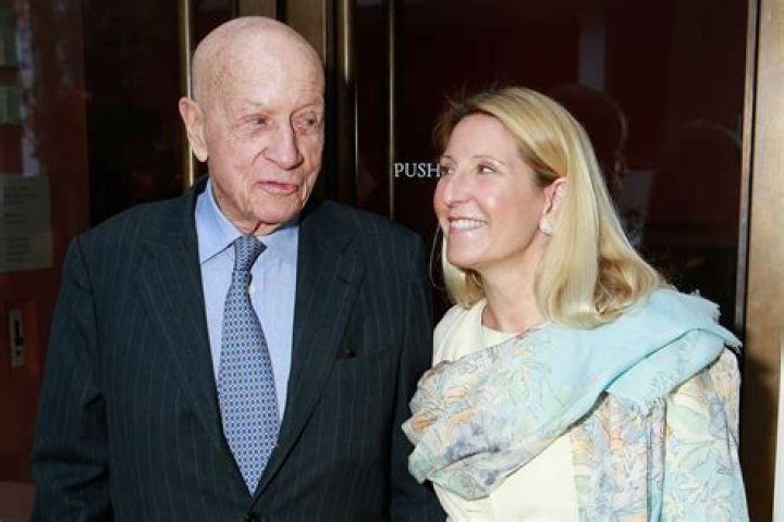 
Vicky Persinger Wife Or Husband – Is She Gay? Relationship Explored 