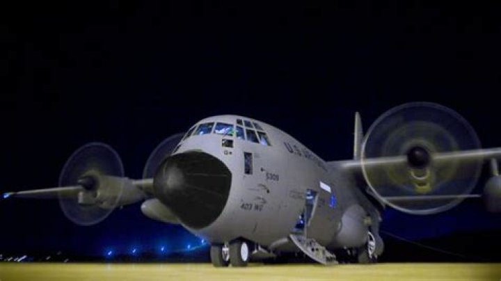 
‘We got rocked:’ Hurricane Hunter describes Ian as roughest flight of his career 