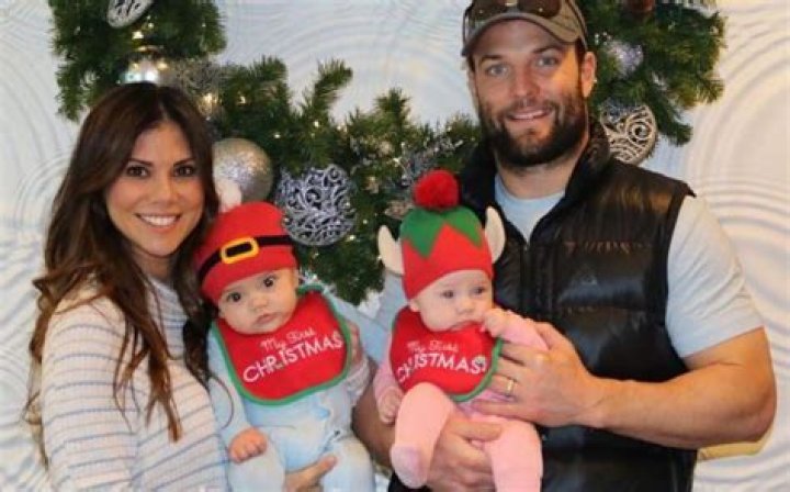
Wes Welker is Married to Wife: Anna Burns. Kids. 