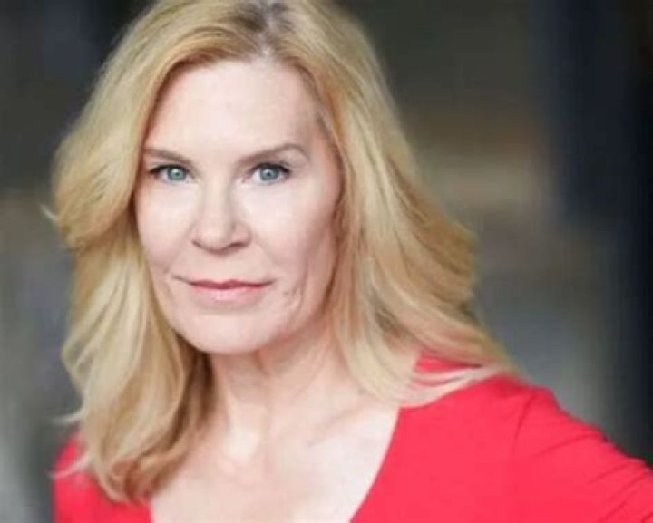 
What Happened To Hollis Resnik? Death Cause And Obituary – Husband & Illness Details 