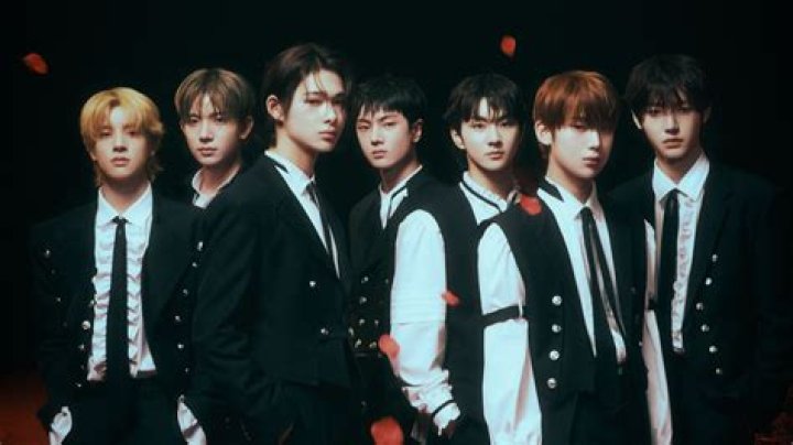 
“What’s with the sudden hit?”: Criticisms pour in as ENHYPEN’s Sunoo was seen being allegedly hit by a staff 