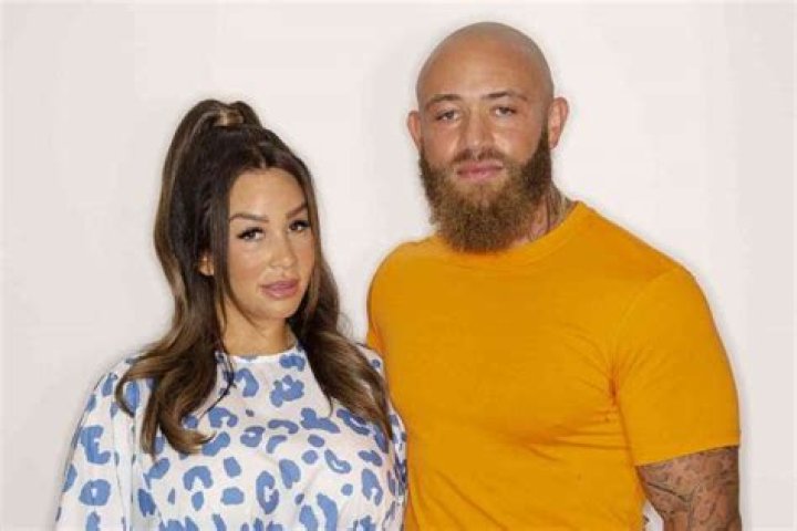 
Who Are Ashley Cain And Safiyya Vorajee? Ashley Cain Parents And Divorced Story 