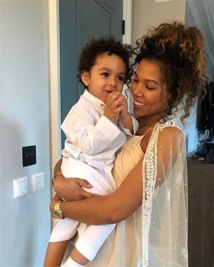 
Who Are Cora Gauthier Parents? Net Worth And Family Facts 