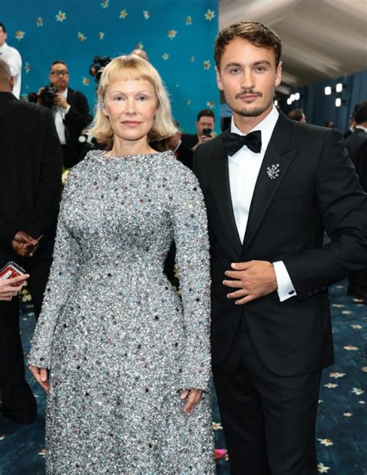 
Who are Pamela Andersons Parents? Pamela Anderson Biography, Parents Name, Nationality and More 