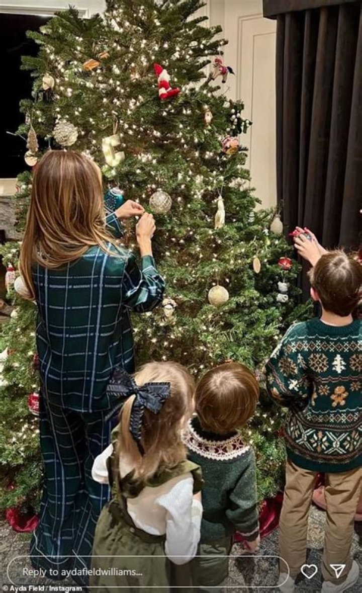 Who are Robbie Williamss Parents? Robbie Williams Biography, Parents Name, Nationality and More