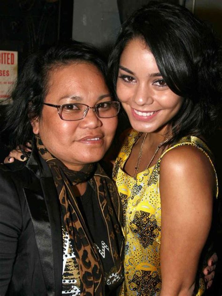 Who are Vanessa Hudgenss Parents? Vanessa Hudgens Biography, Parents Name, Nationality and More