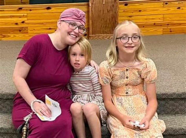 
Who is Anna ‘Chickadee’ Cardwell? Mama June Shannon’s daughter diagnosed with stage 4 cancer 