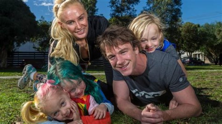 
Who Is Annie Nolan? Liam Picken Wife – Their Married Life And Kids Explored 